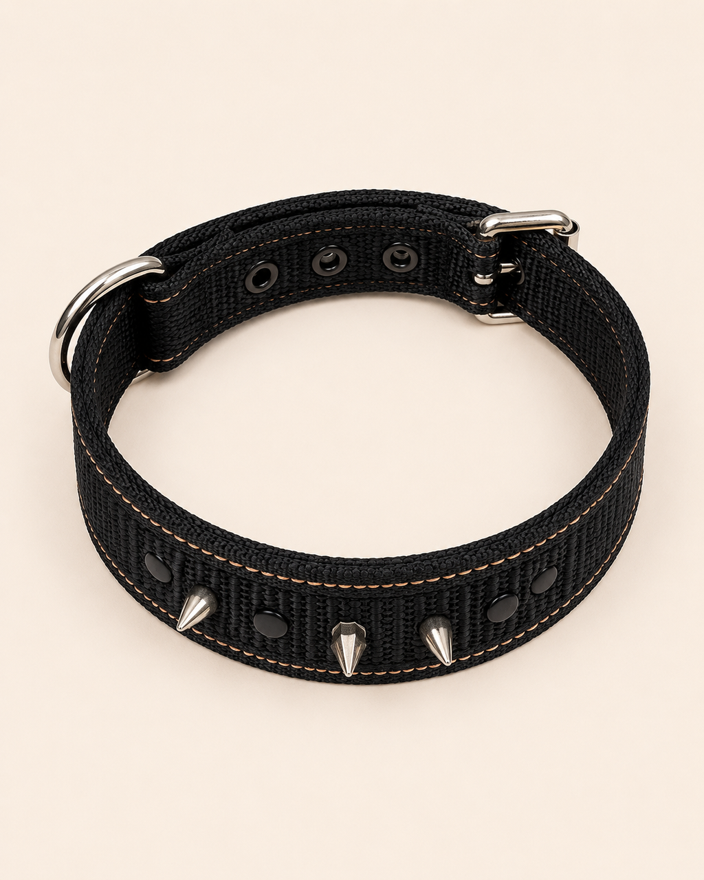 Duke - Collar de puas detalle producto